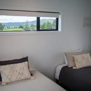 https://fairway-cottages.rotoruahotelsnz.com