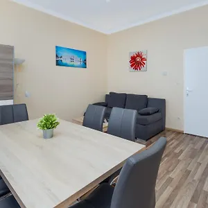 https://check-apartment-puchsbaumgasse.vienna-besthotels.com